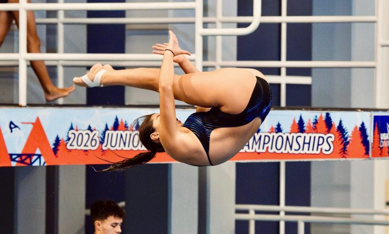 Karolina Polizos, jovem atleta brasileira dos Saltos Ornamentais