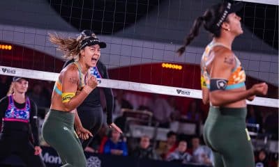 Na imagem, Thâmela e Vic comemorando a vitória e o título do Elite 16 de Montreal.