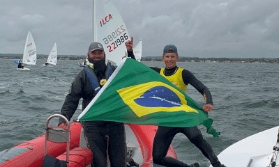 Erik Scheidt sobra e conquista o título mundial juvenil de vela na ilca 6.