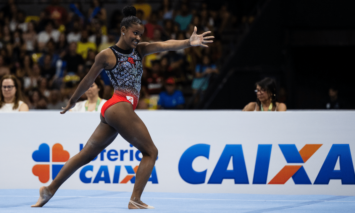 Julia Coutinho estreia passada nova para aumentar dificuldade no solo