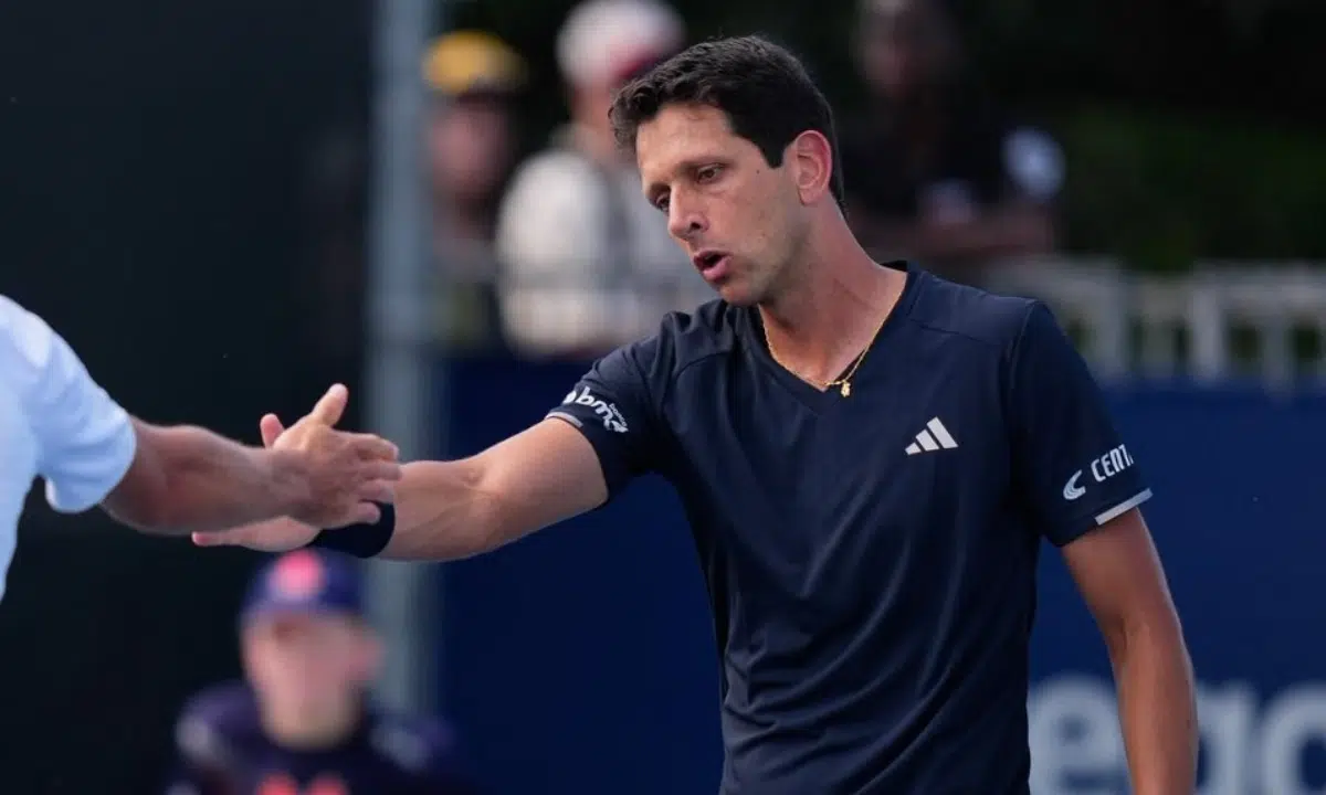 Marcelo Melo e John Smith reagem, mas perdem nas oitavas em Winston-Salem - QTU Questões do Universo