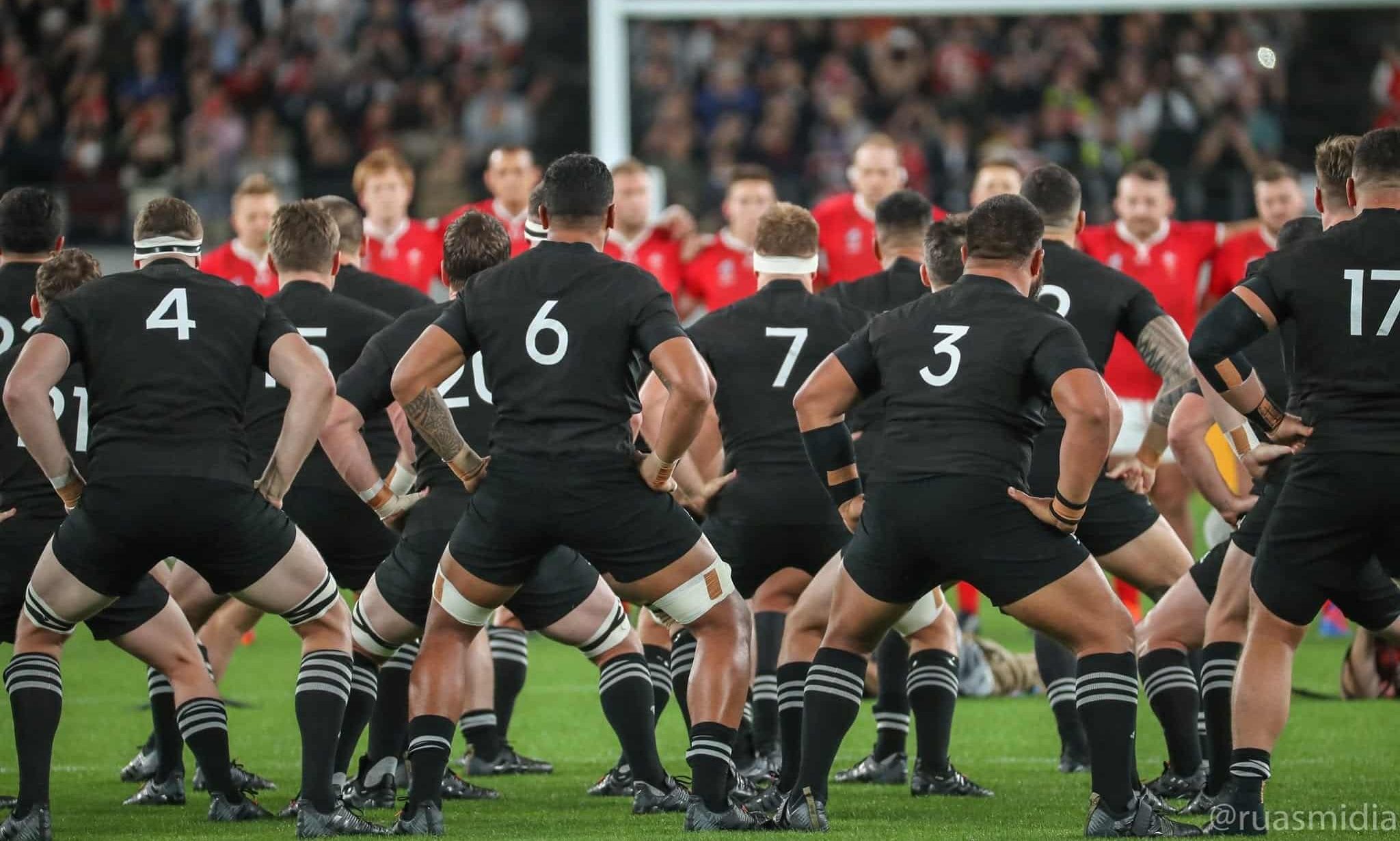 Seleção de rúgbi masculina da Nova Zelândia, uma das atrações do Rugby Brasil Experience, faz um haka (Foto: Ruasmidia/Brasil Rugby)