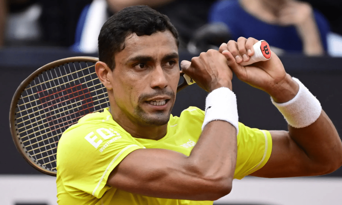 Monteiro passa sufoco, mas vence e vai à final do quali do Challenger 100 de Hagen. (Foto: Tiziana Fabi/AFP)