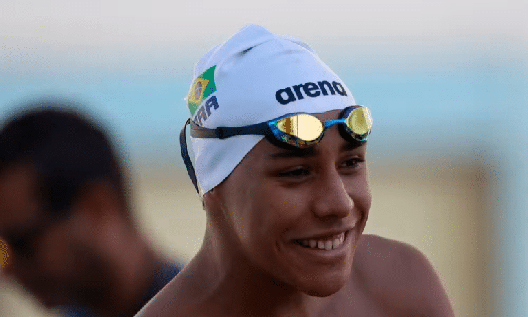 Arthur Aguiar chega à mais uma final no Mundial Júnior de Águas Abertas e termina em 6º