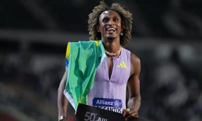 Na imagem, Alison dos Santos comemorando após vencer mais uma etapa de Diamond League, em Bruxelas.