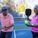 Quer começar um esporte depois dos 60? Veja como escolher uma modalidade considerando preferências, rotina, segurança e nível de condicionamento.