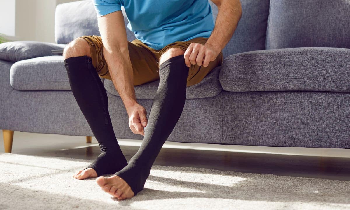 Meia de compressão ajuda na recuperação após o treino?