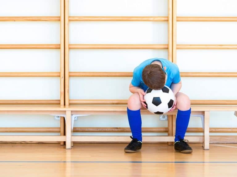 Como ajudar crianças a lidar com derrotas no esporte