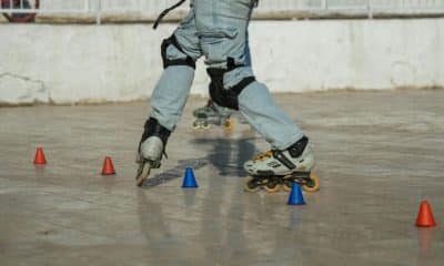 patinação, patins, esporte recreativo, atividade física, equilíbrio, coordenação motora, exercício aeróbico, bem-estar, modalidades esportivas