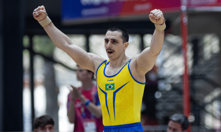 Jogos Sul-Americanos Santa Fé 2026 - Ginástica artística, disputa por aparelhos. Invencible Arena. Na foto, o atleta Bernardo Miranda, medalhista de prata no solo. Foto: Mariana Sá/COB
