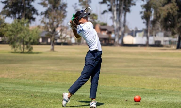 Andrey Xavier fica na 12ª posição depois de 3ª rodada do golfe masculino. Já Lauren Grinberg é 11ª colocada nos Jogos Sul-Americanos de Santa Fé 2026