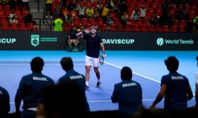 Gustavo Heide vence Stan Wawrinka de virada e ajuda Brasil a ficar apenas um triunfo de vencer a Su[iça no Grupo Mundial I da Copa Davis