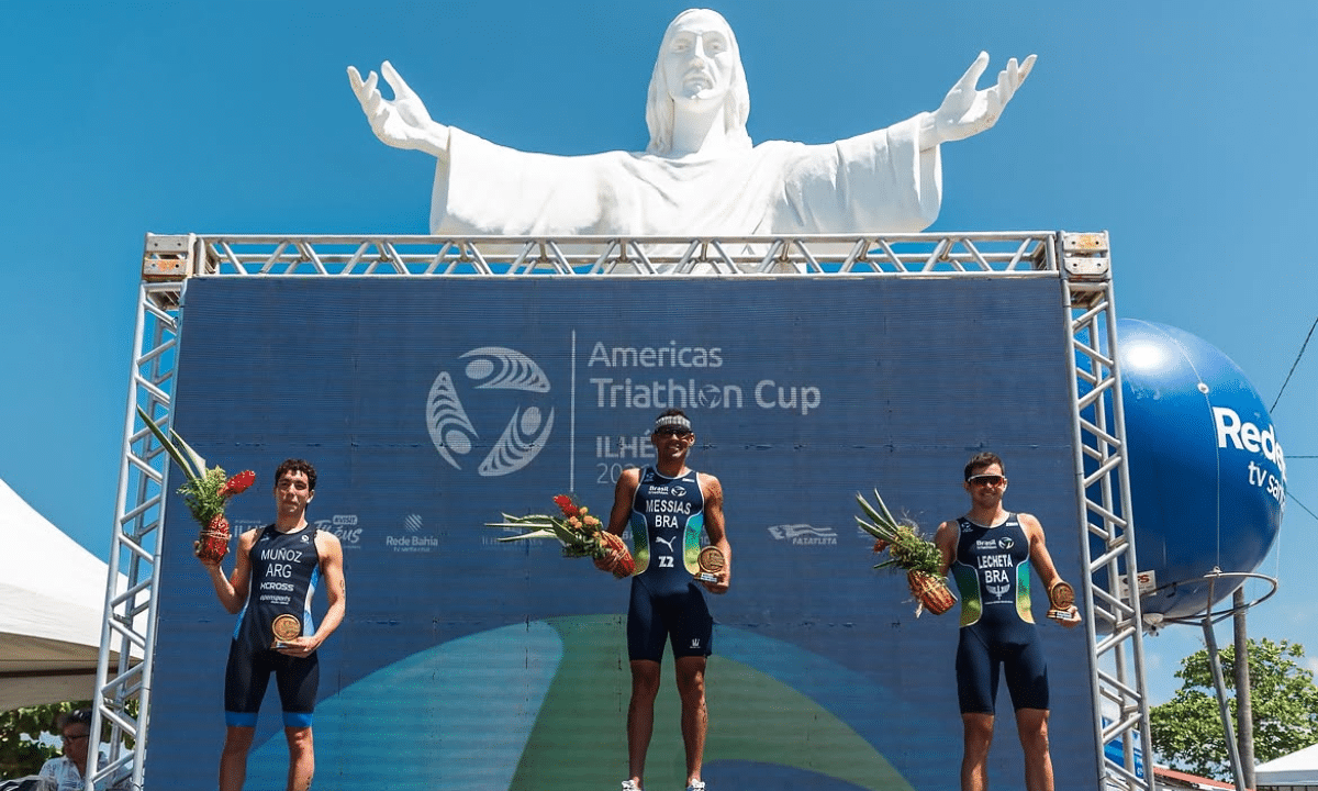 Brasil fatura ouro e duas pratas na Copa América de Triatlo em Ilhéus