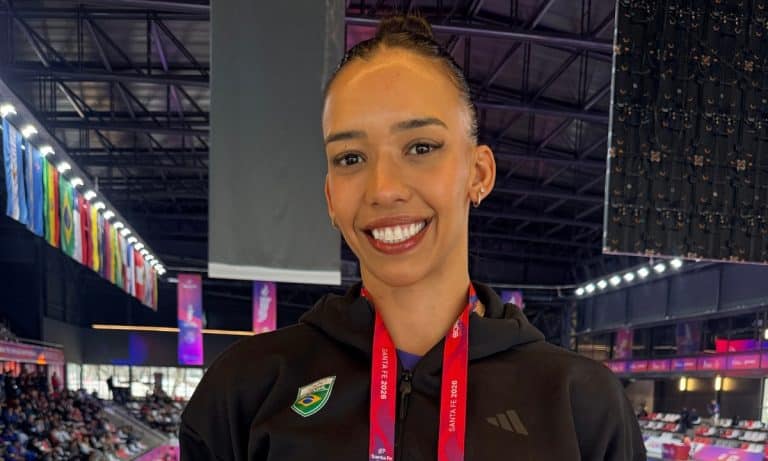 Brenda Padilha conquistou a medalha de bronze no caratê nos Jogos Sul-Americanos