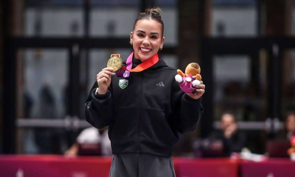 Camilla Lopes conquistou três medalha de ouro na ginástica de trampolim nos Jogos Sul-Americanos de Santa Fé 2016