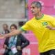 Na imagem, Filipe Otheguy rebatendo a bolinha do frontball.
