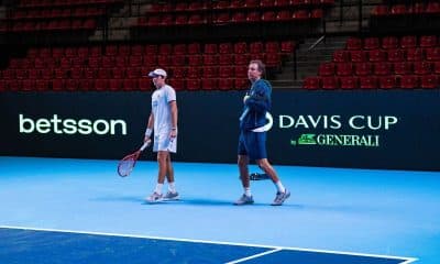 João Fonseca e Jaime Oncins na preparação para Brasil x Suíça pela Copa Davis
