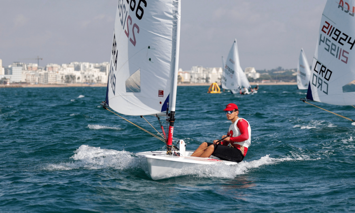 Kiko Dal Ri lidera e Erik Scheidt aparece em 3º após dois dias de Mundial