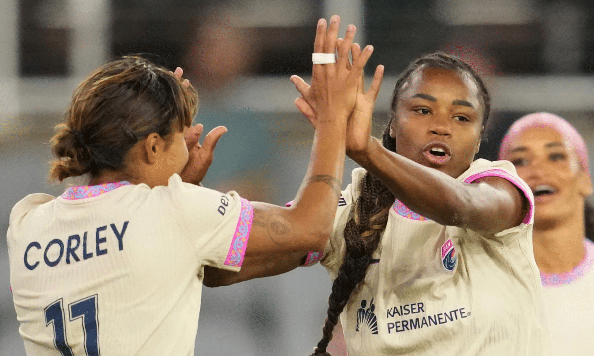 Ludmilla comemorando o gol marcado (Foto: Instagram @sandiegowavefc)