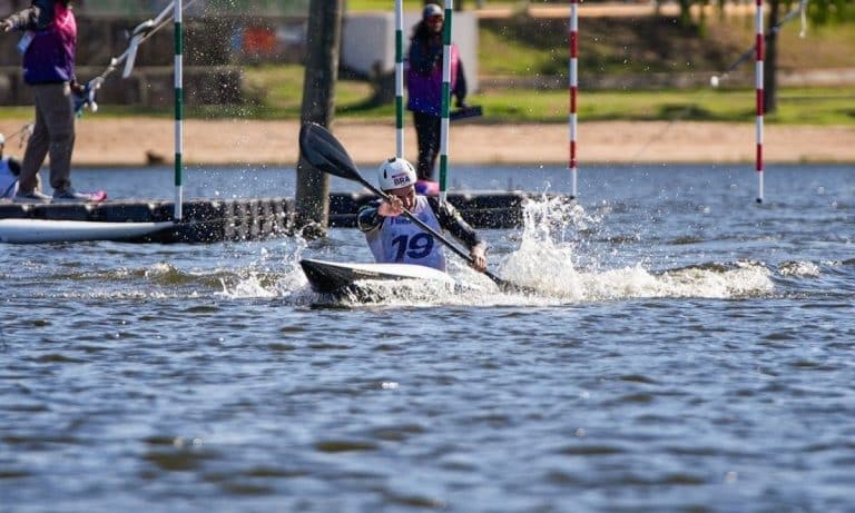 Murillo Sorgetz na disputa de canoagem slalom nos Jogos Sul-Americanos de Santa Fé-2026