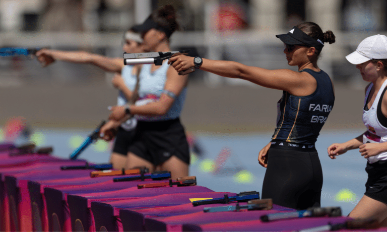 Nicole Faria nos Jogos Sul-Americanos Santa Fé 2026 – Pentatlo Moderno. Romulo