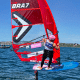 Mateus Isaac é o melhor brasileiro no Mundial de iQFOiL e ocupa o 20º lugar. Valentina Guimarães lidera Brasil no ILCA 6.