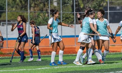 Na imagem, time do Rio Hockey comemorando um de seus gols.