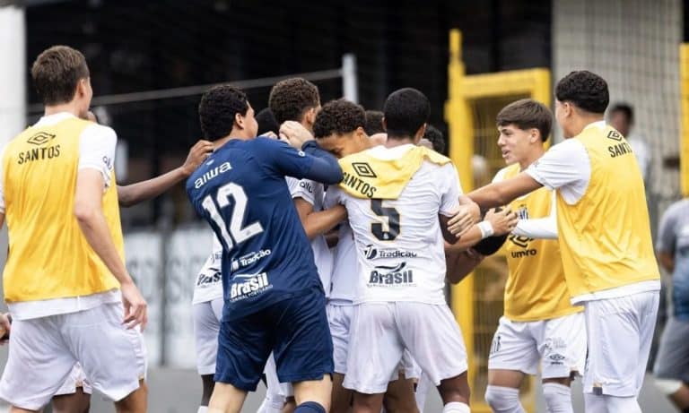 17ª rodada do Brasileirão sub-17 conta com goleadas de Santos e Vitória. Além de tropeço do líder Palmeiras