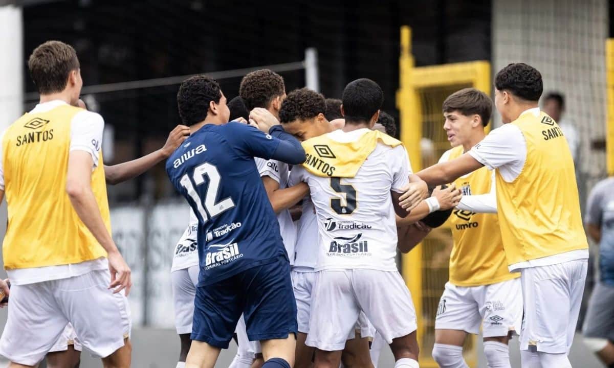 17ª rodada do Brasileirão sub-17 conta com goleadas de Santos e Vitória. Além de tropeço do líder Palmeiras