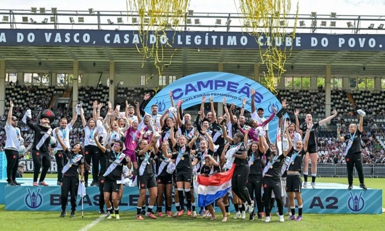 Vasco da Gama comemorando o título do Campeonato Brasileiro Feminino A2 sobre o Itabirito no São Januário