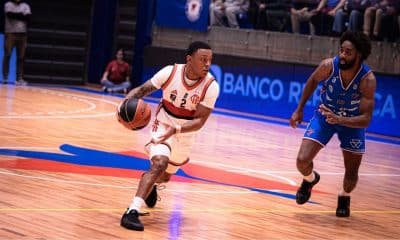 Yago Mateus em partida do Flamengo contra o Biguá em amistosos preparatórios no Uruguai, basquete