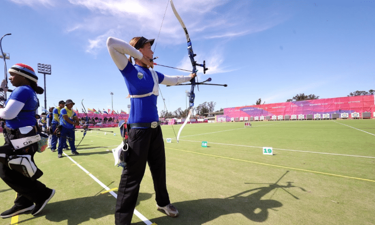 Ana Luiza Caetano foi o destaque brasileiro na final da equipe feminina do arco recurvo em Santa Fé