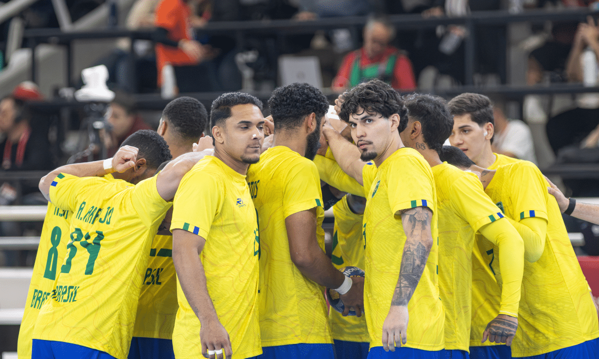 Brasil cresce no segundo tempo e vence Paraguai por 26 a 21