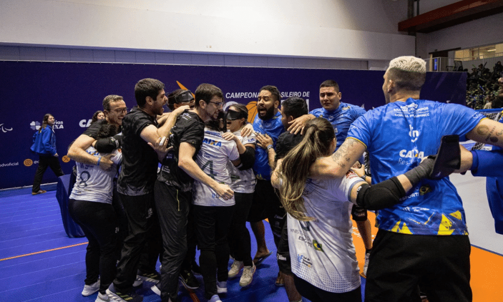 Athlon supera o SESI nos pênaltis, enquanto o INSEP vence o Santos por 7 a 6. Equipes conquistam títulos inéditos no goalball.