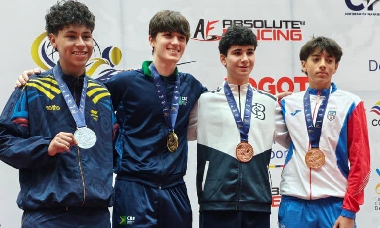Marcus Pinto na Copa do Mundo Cadete de Bogotá (Foto: Federacion Colombiana de Esgrima)