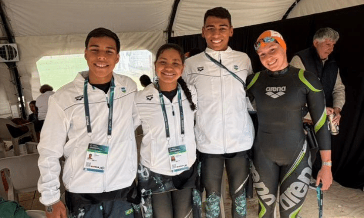 Equipe mais velha do revezamento no Mundial Júnior