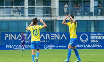 Igor Felisberto celebra gol marcado